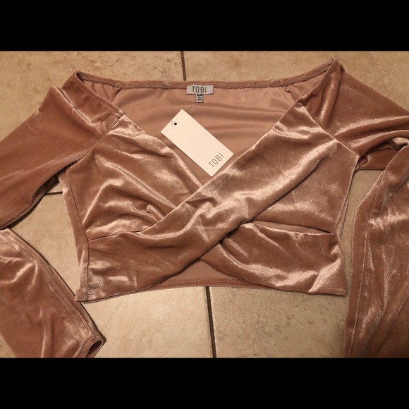 Velvet Cropped Top - Picture 2 of 3